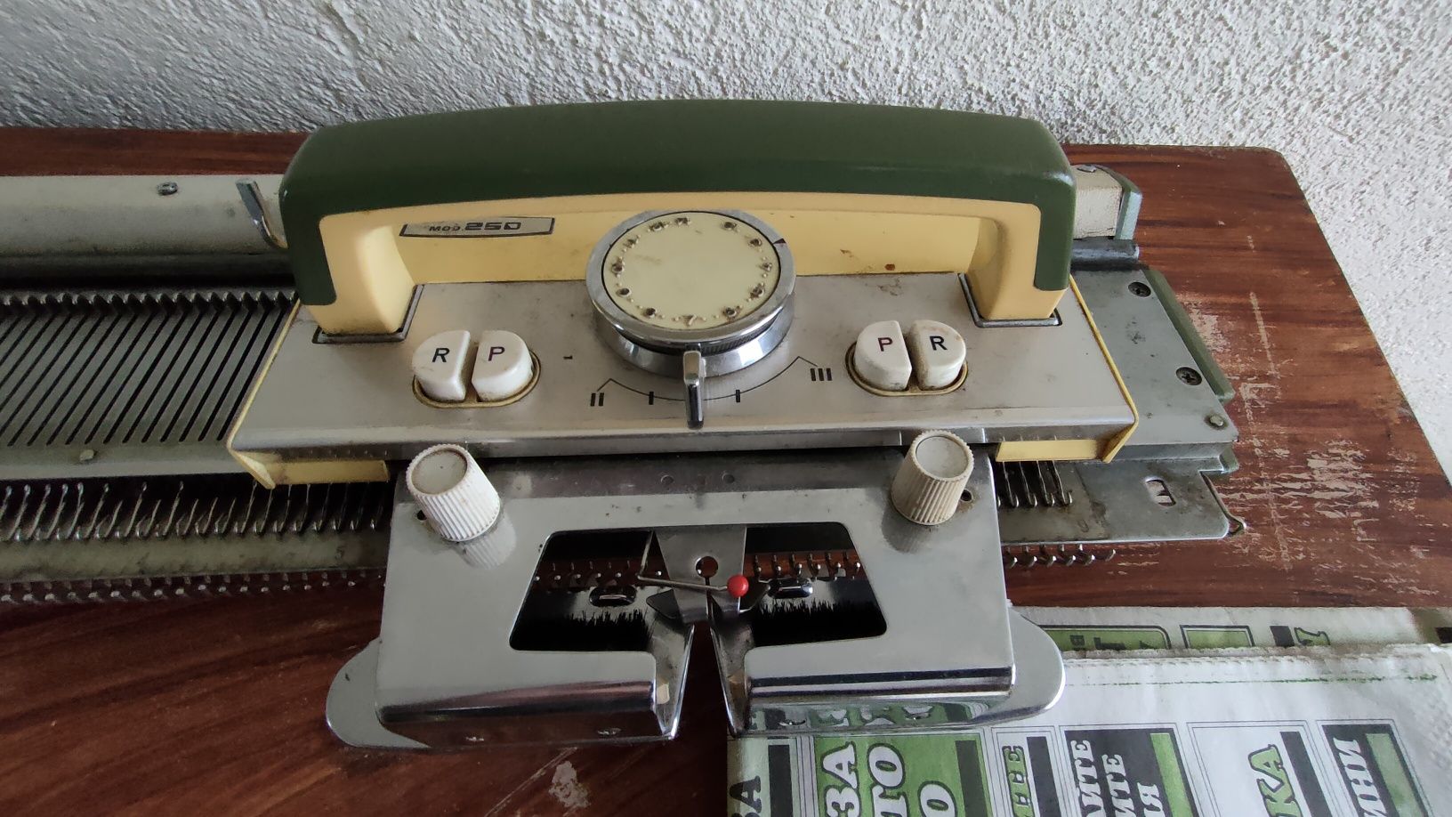 Стара тъкачна немска машина Empirical knitmaster 250