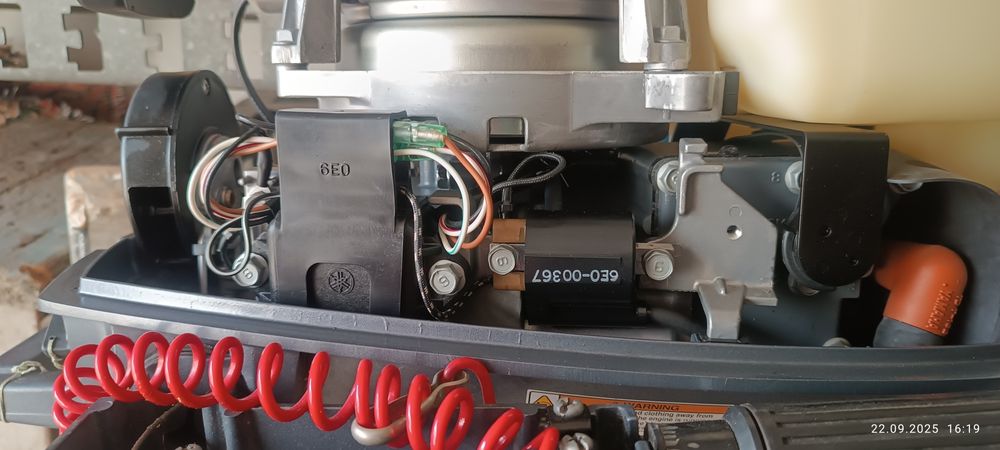 Продам Лодку ПВХ и мотор ямаха 5 л.с 2т