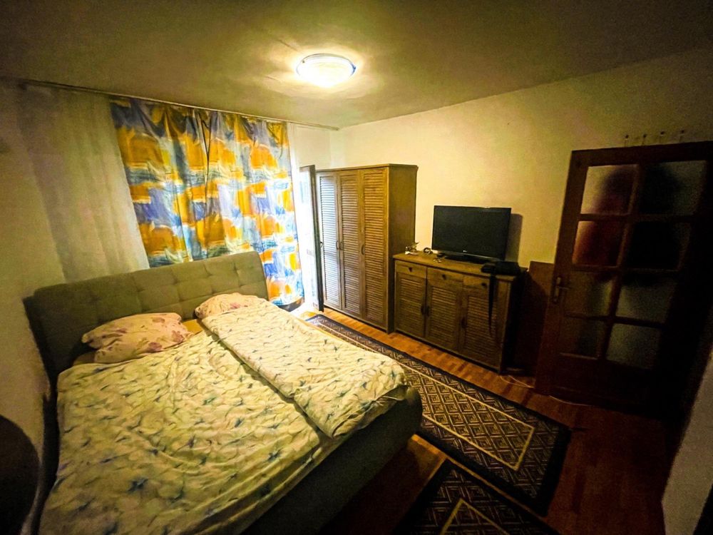 Apartament cu 3 camere, decomandat, zona Tic Tac Mall, etaj 2/4