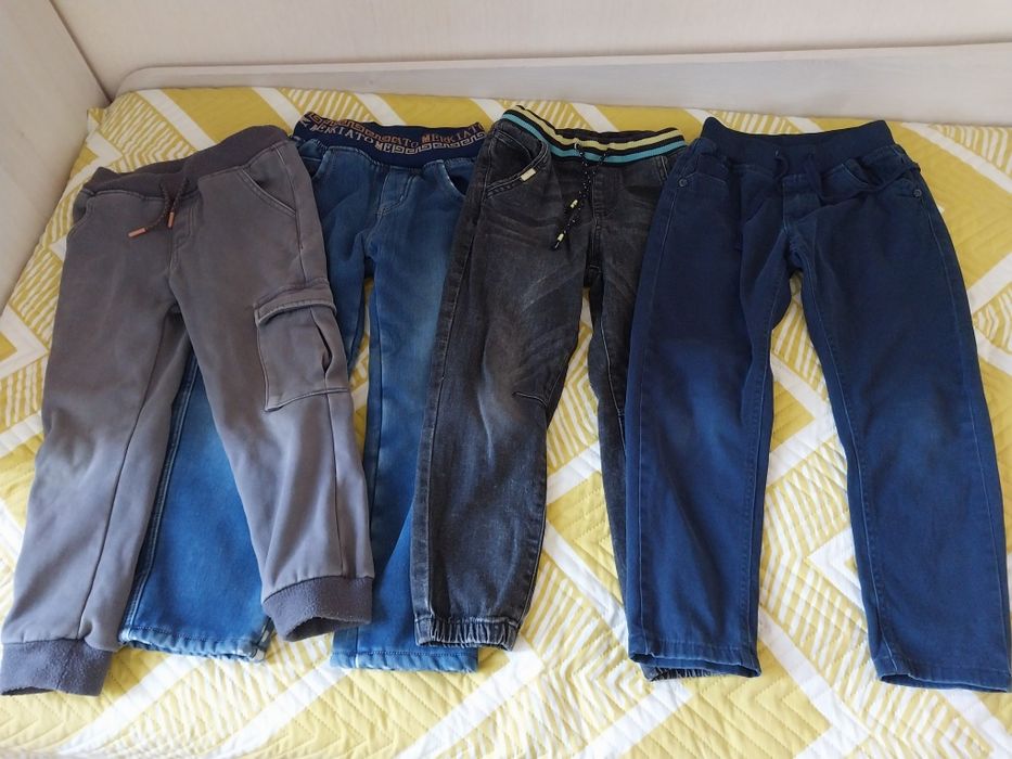 Продам джинсы для мальчика 1000 за все