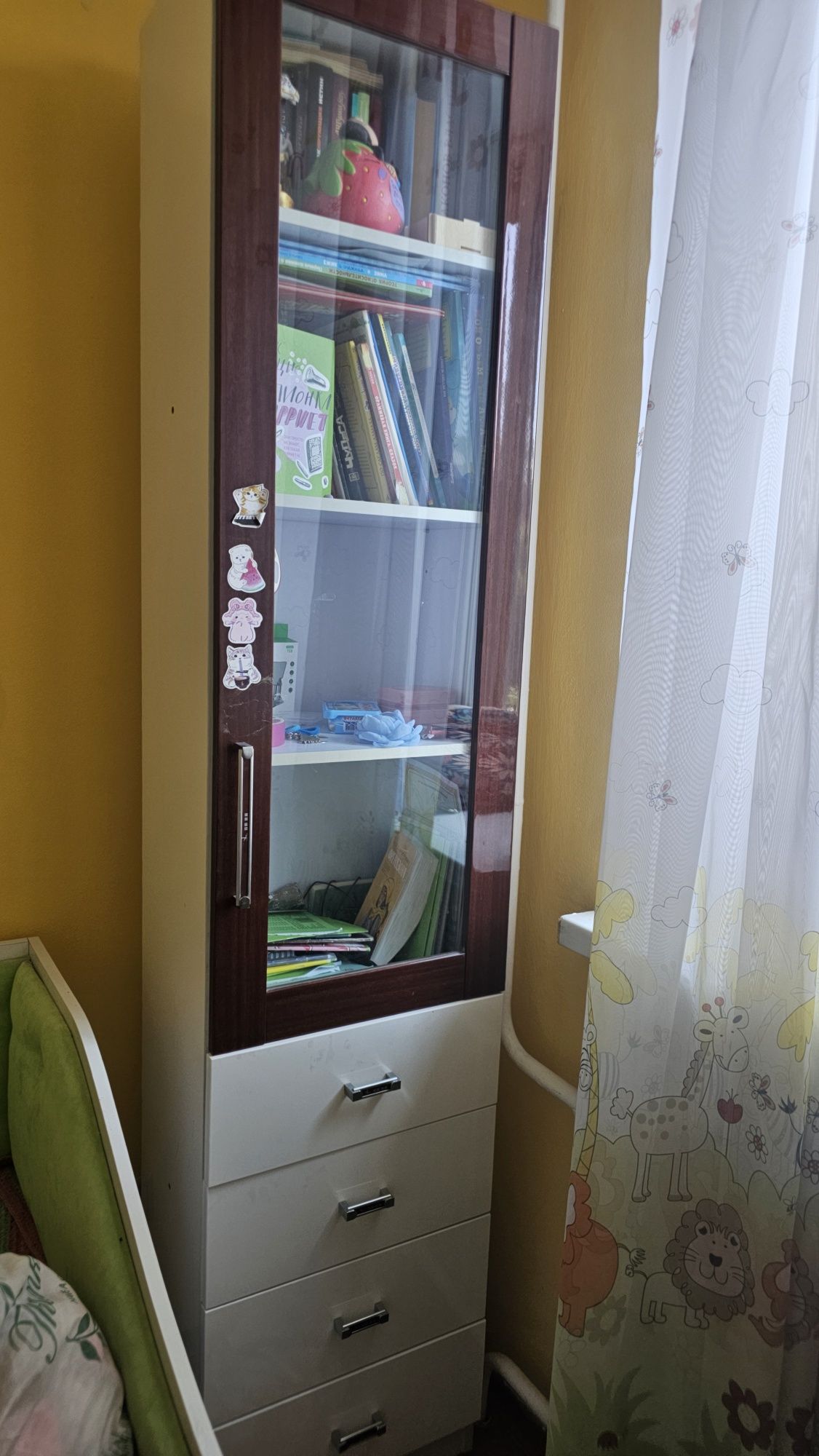 Книжные шкафы...
