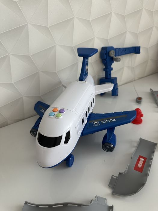 Avion cu sunete si lumini