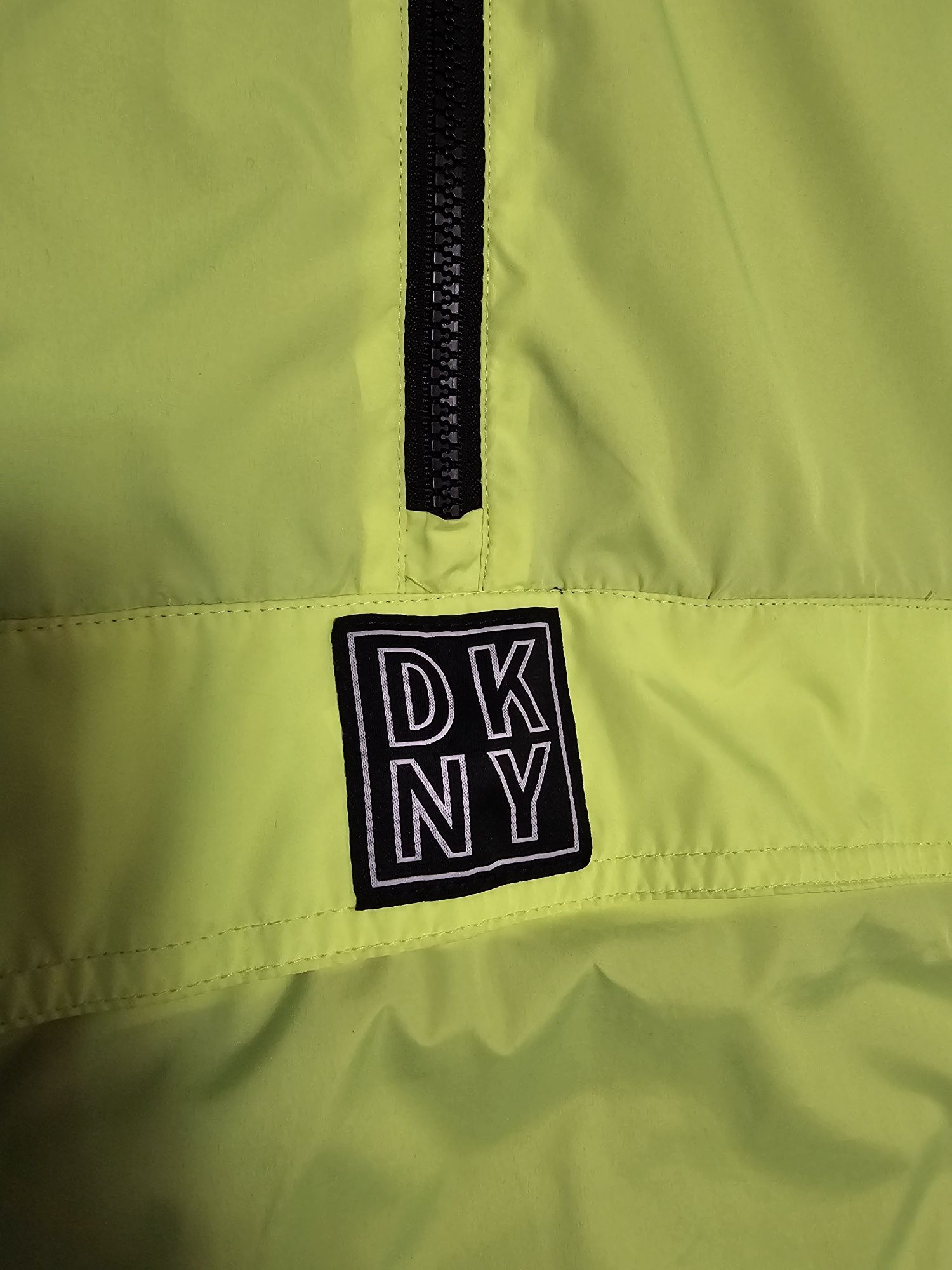 Дамско спортно яке DKNY