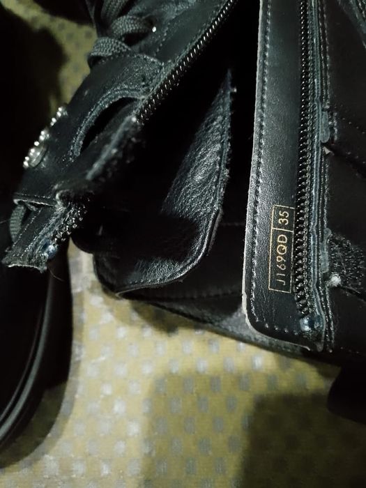 Продам Ботинки женские