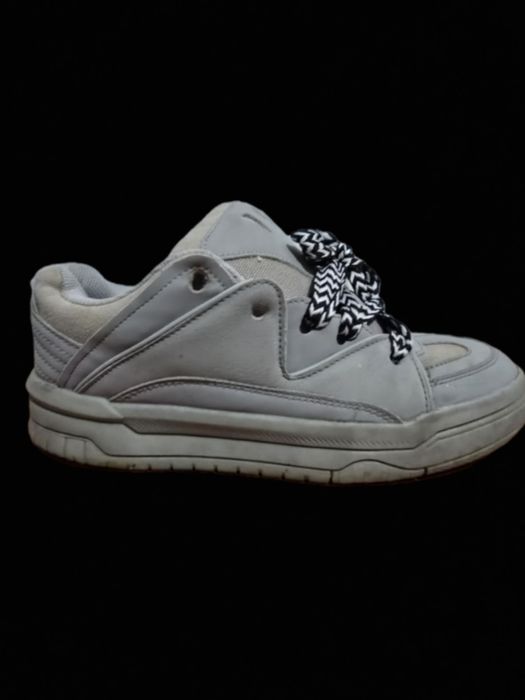 vand bershka sneakers conditii bune