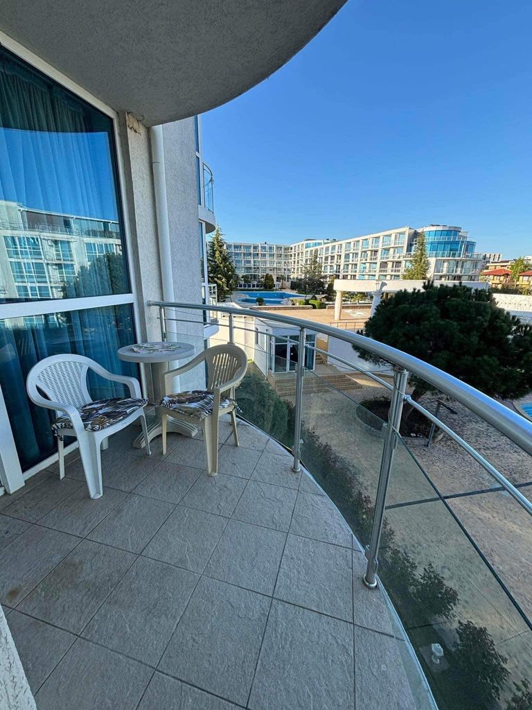 Дава се под наем Двустаен апартамент в Бургас, Сарафово - 60 кв.м за 306 € - Снимка #2