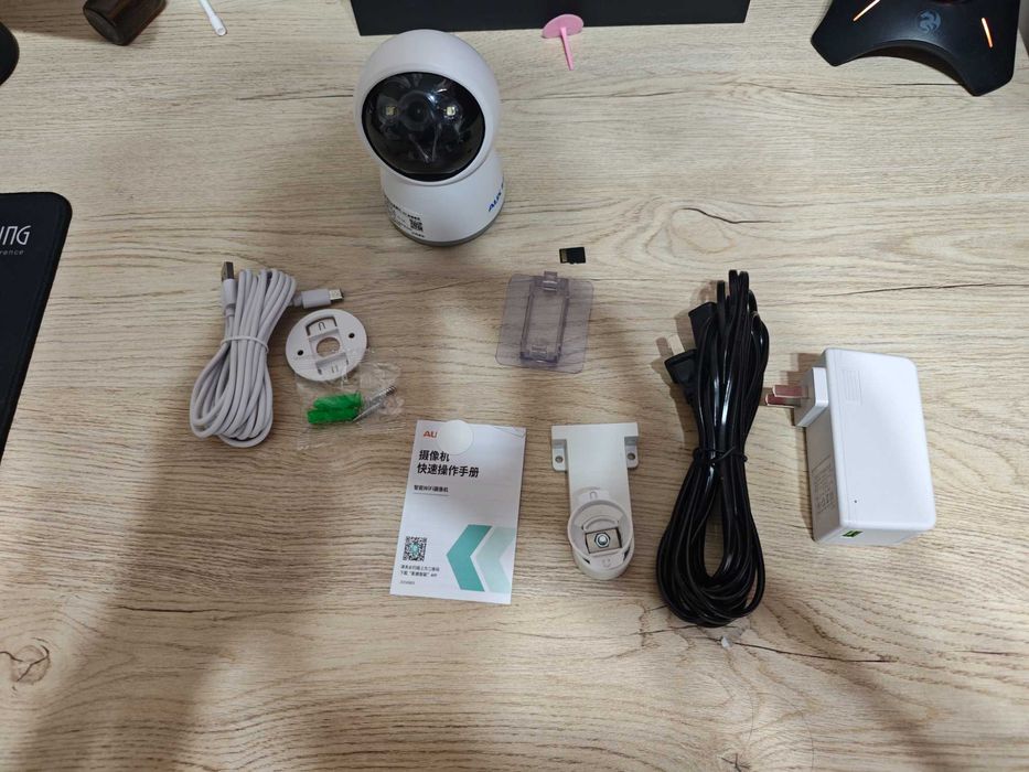 Wi-Fi камера видеонаблюдения AUX 8MP (новая)