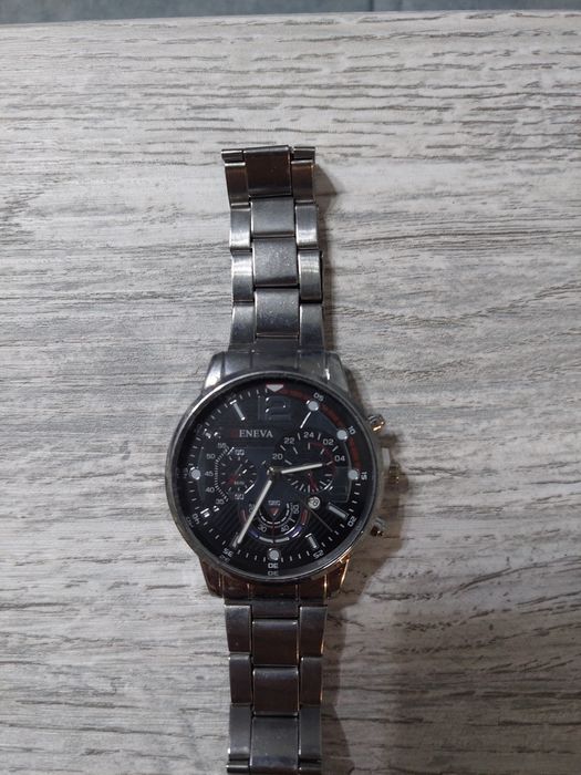 Продам часы  новые