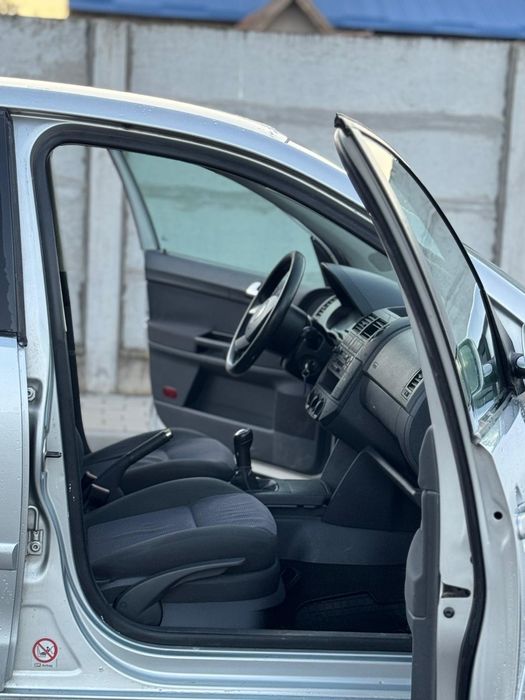 Vând vw polo An 2005