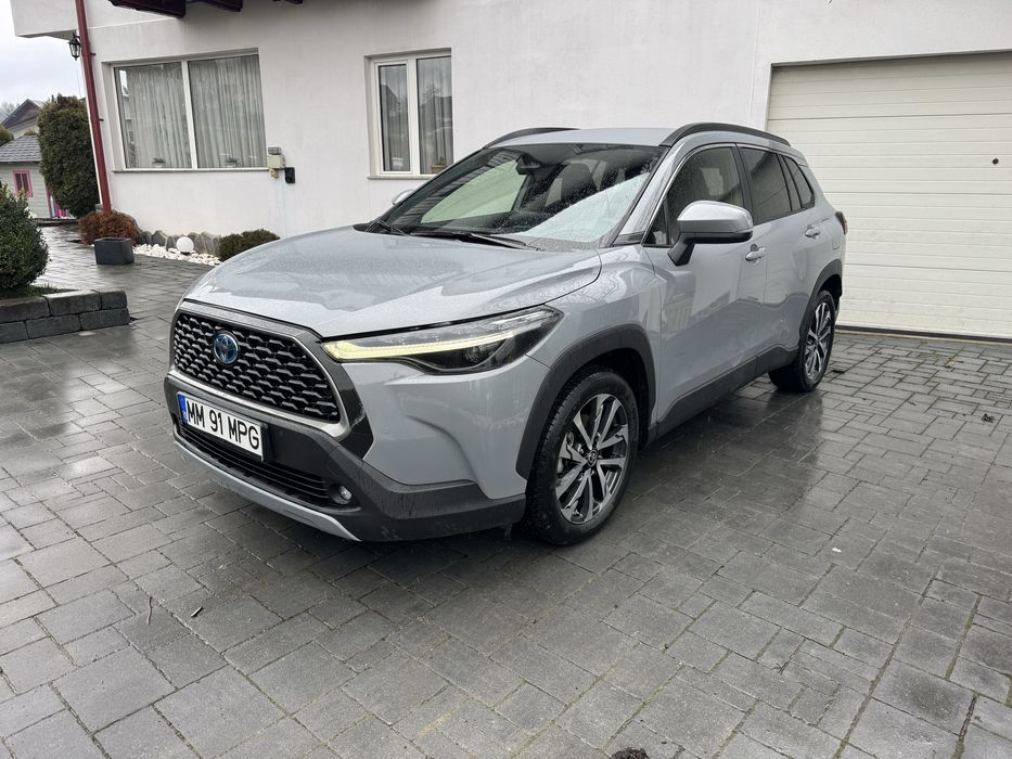 Toyota corolla cross 2024 4x4 AWD 2.0 hybrid avariat