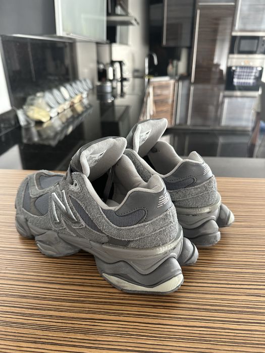 Adidasi New Balance 9060