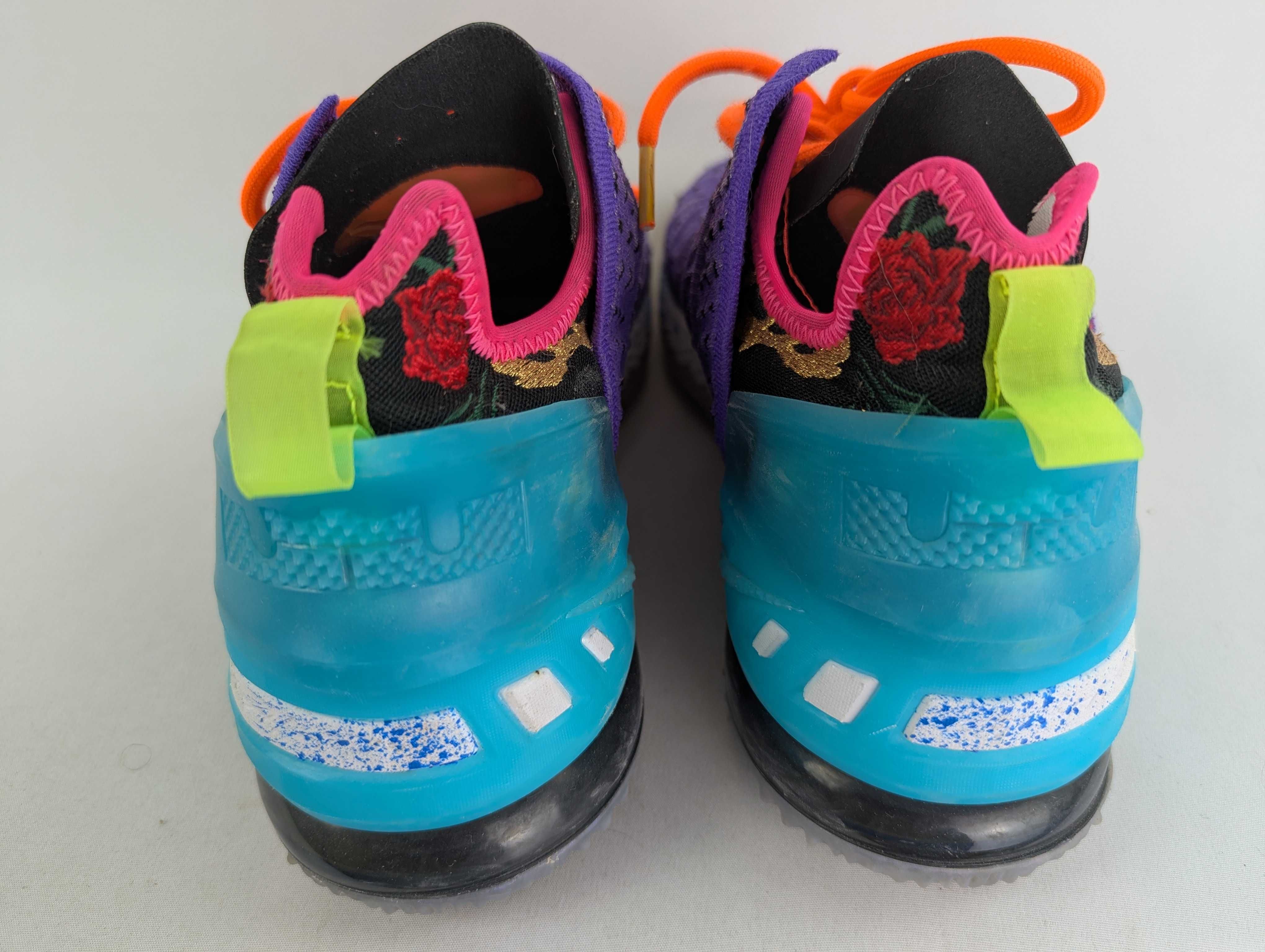 Мартатонки Nike LeBron 18