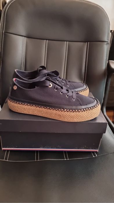 Vand espadrile de la tommy hilfiger