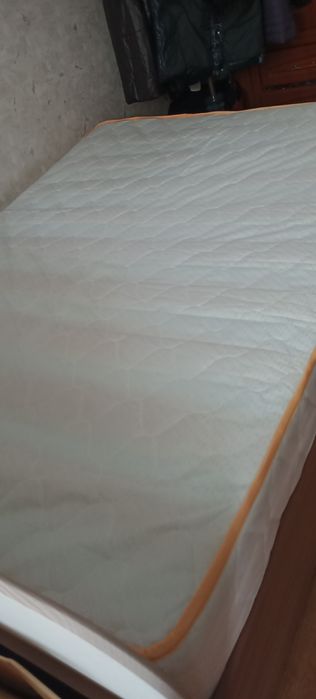 2 х спальная кровать + матрасом