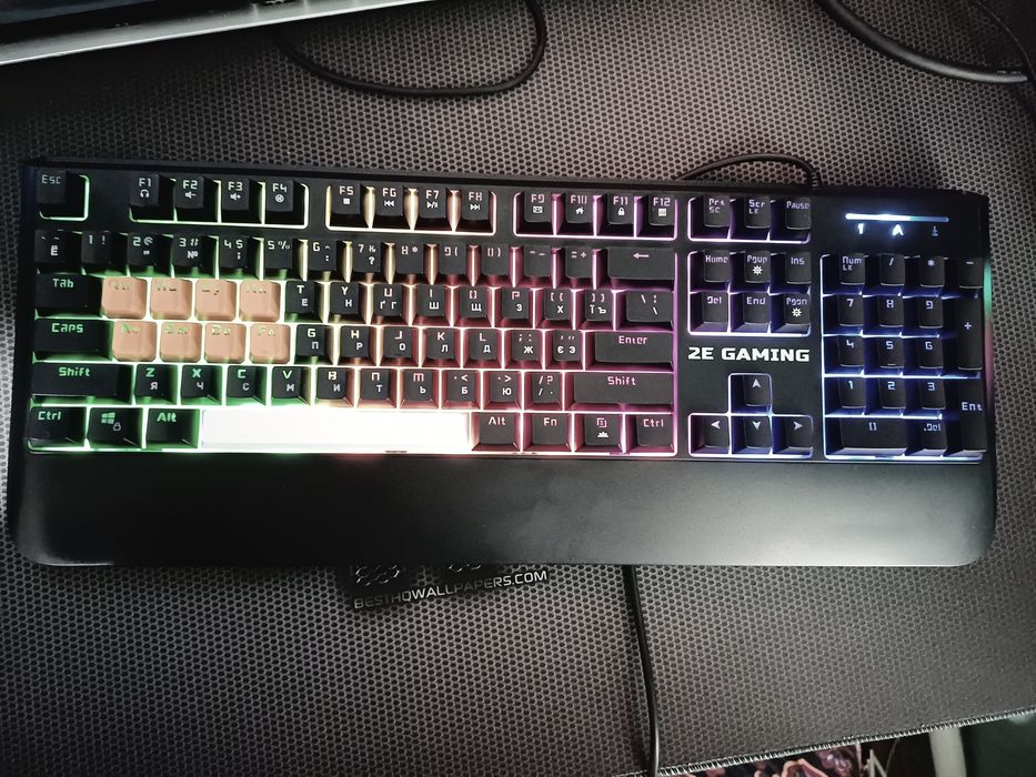 Клавиатуралар сотилади механически срочно