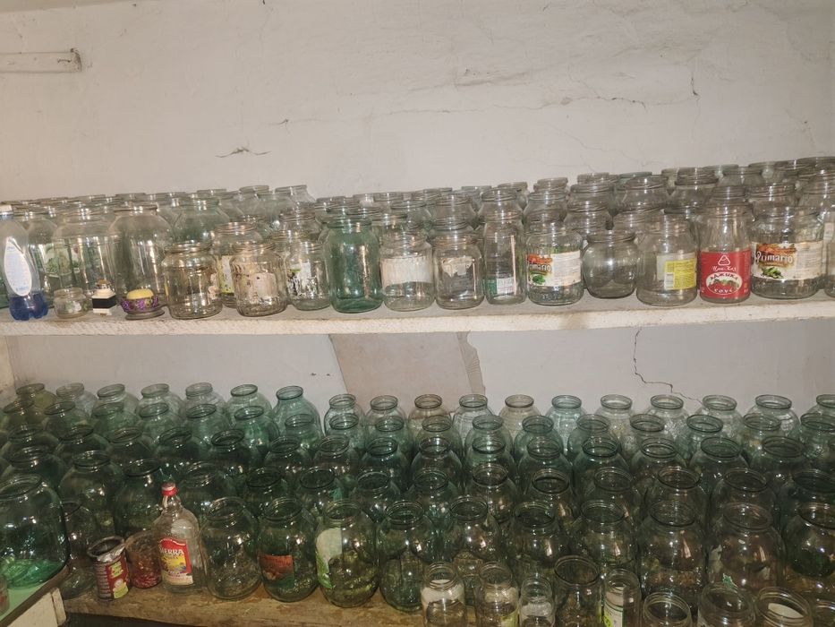 Банки 1л - 80 тг  2 л - 100 ТГ  3л - 120 тг