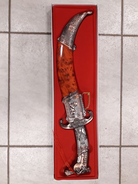 Красив азиатски,нож,сабя,кама,кинжал