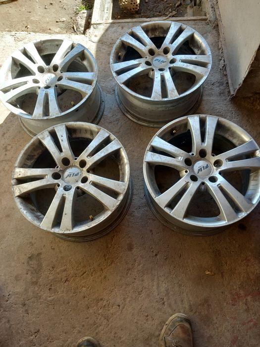 Vând genți aluminiu pentru audi