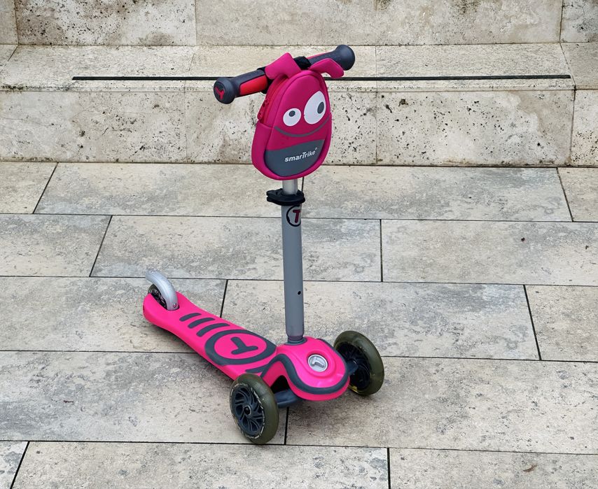 Trotineta SmarTrike T1 Roz cu luminite