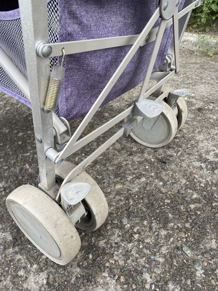 До 25 мая Прогулочная коляска Babytone нужен ремонт текстиля