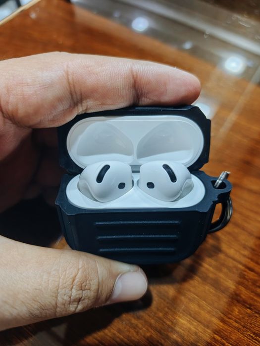 Airpods 4 с активным шумоподавлением