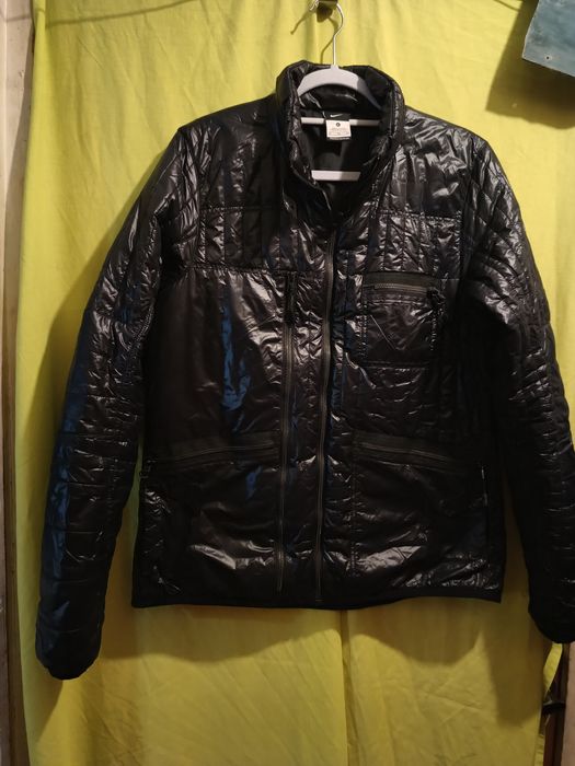 Geaca Nike lucioasă cu puf M