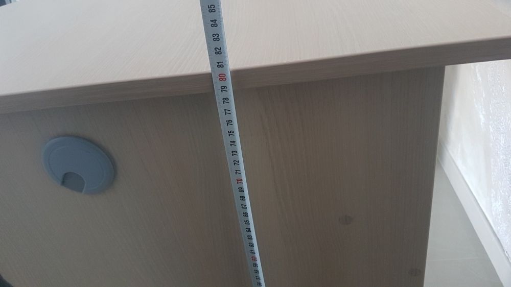 Vand birou de unghii
