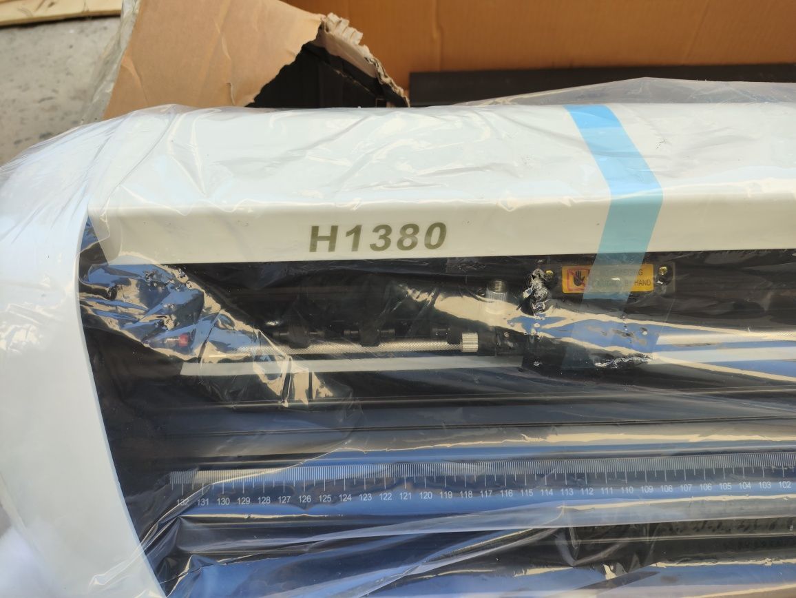 Plotter Rezka Nakleyka kesish uchun