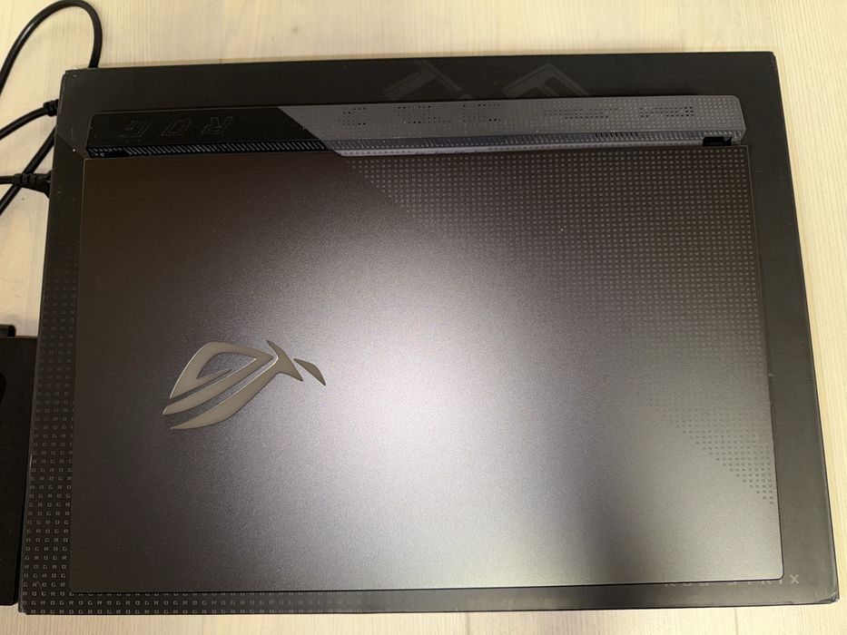 Лаптоп ASUS ROG Strix G713