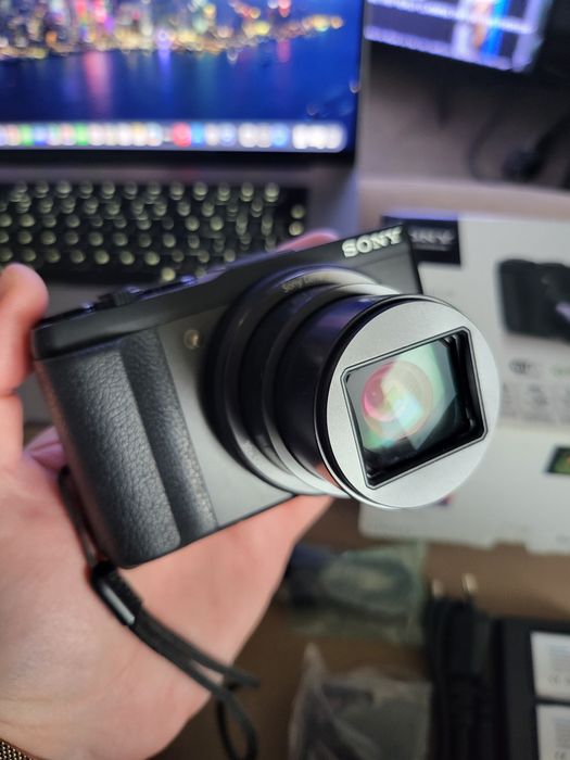 Sony HX50 20 мегапиксела/WiFi/30 зуум