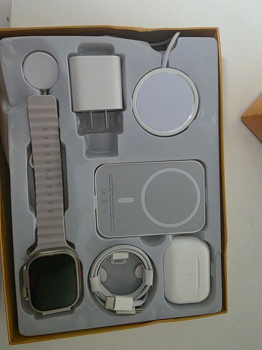 Набор часы наушники повербанк