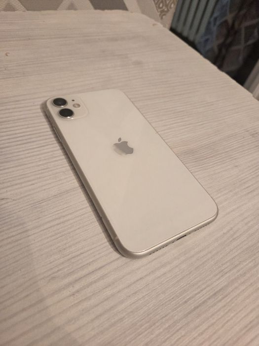 Айфон 11 с памятью АКБ 73%