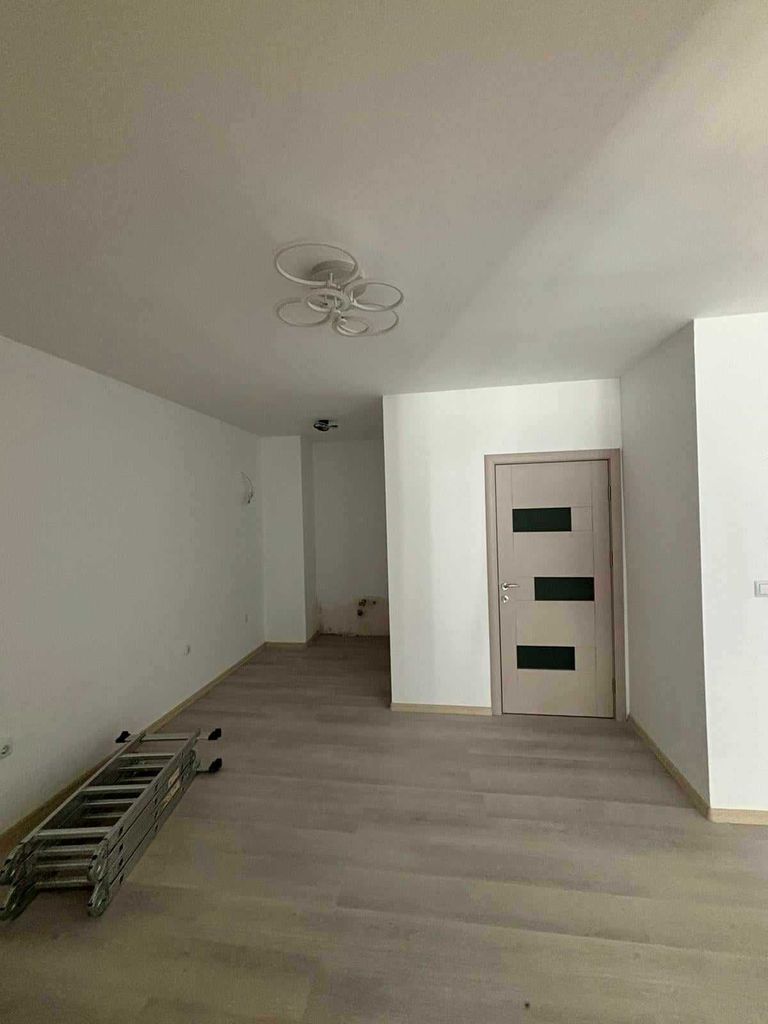 Продава се Двустаен апартамент в Търговище, Запад 2 - 77 кв.м за 1080 €/кв.м - Снимка #3