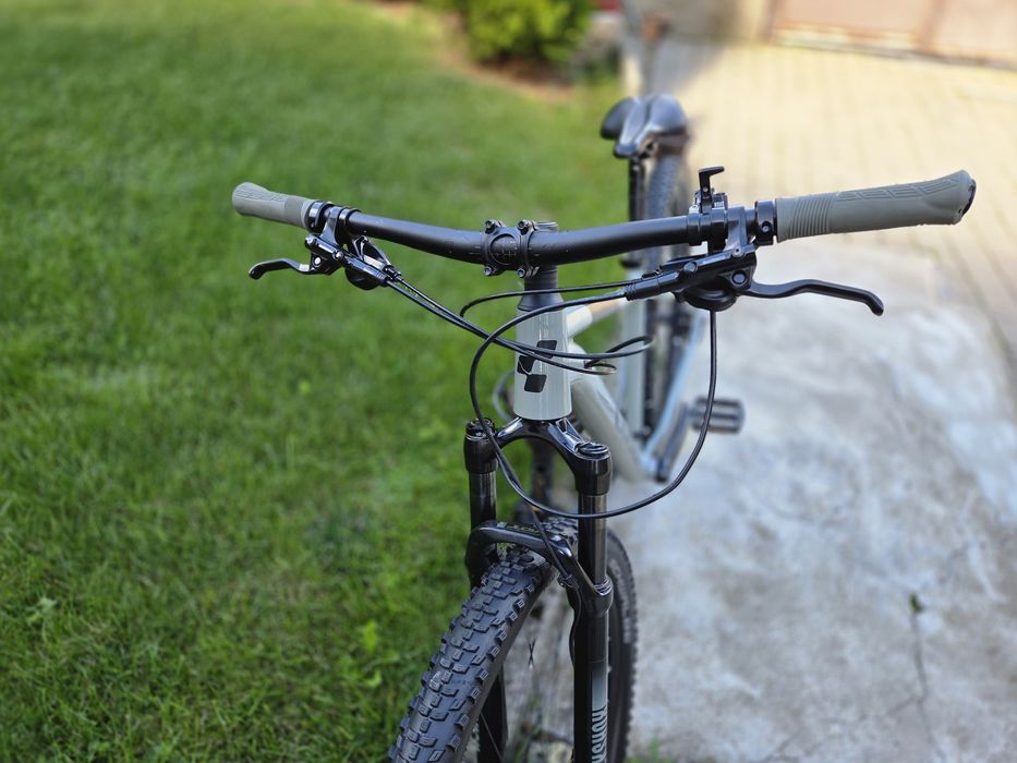 Bicicleta 29 Cube Attention RockShox  2x11