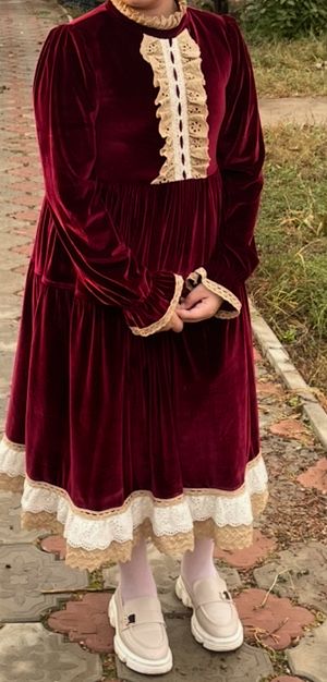 Продается очень красивое платье на 10 лет