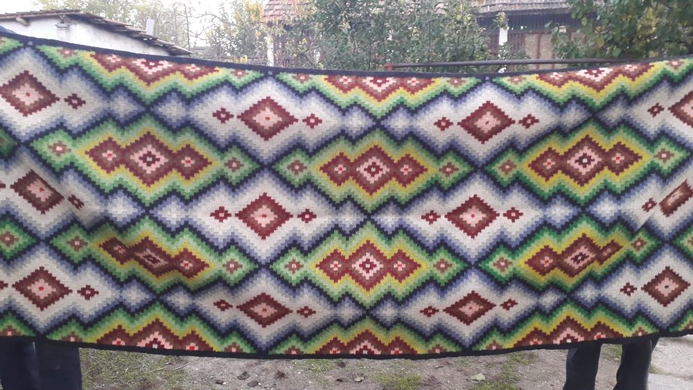 Covoare tesute din lană