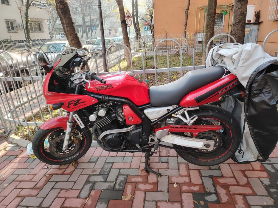 Motocicleta Yamaha Fz400 400cc "98, acte valabile iTP si RCA.