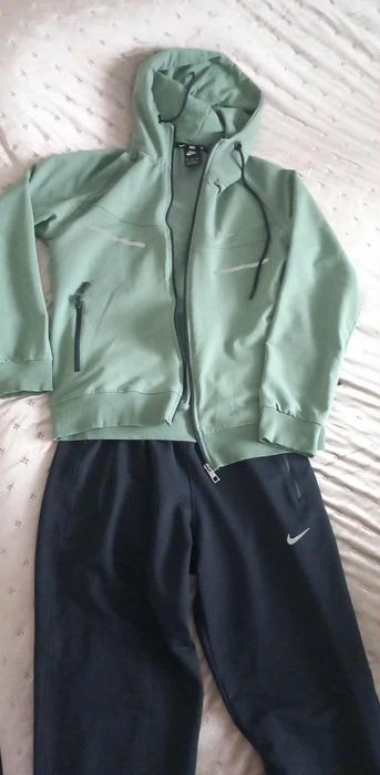 Спортен комплект NIKE