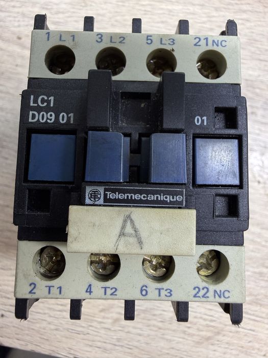 Прекъсвачи / Контактори