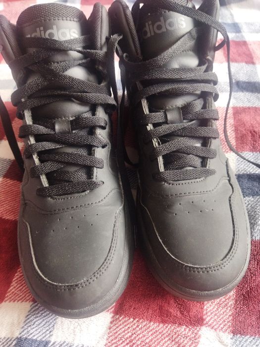 Високи маратонки Адидас