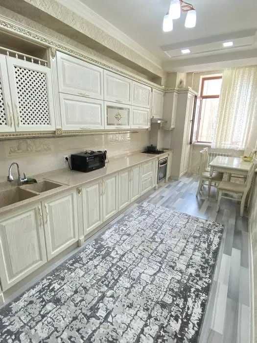 3-к. квартира 92 м², евроремонт, Паркентский, меб+тех 3 этаж!`