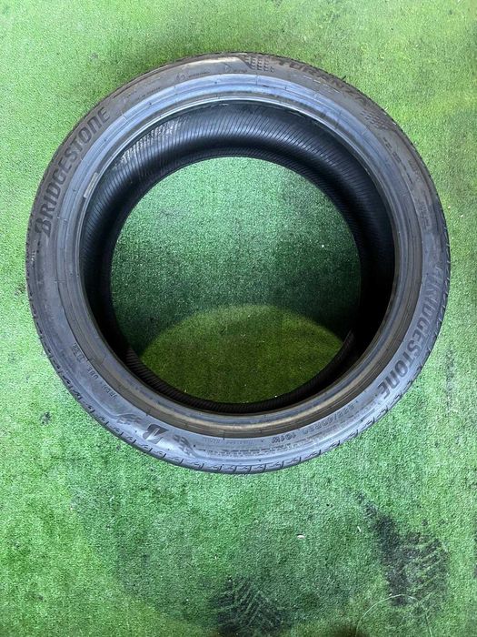 Anvelope Vara 255/40/20 Bridgestone