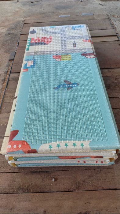 Двустранно детско килимче, градът и гората 200/180см