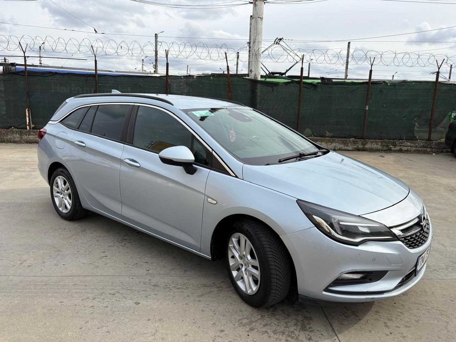 Vând Opel Astra touring sport