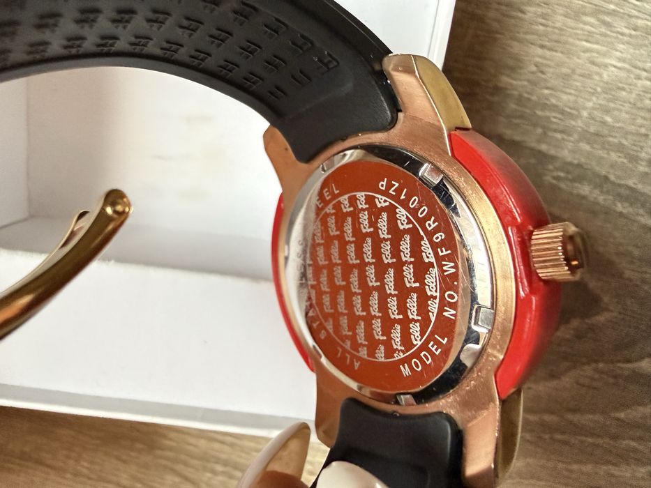 Дамски часовник folli follie