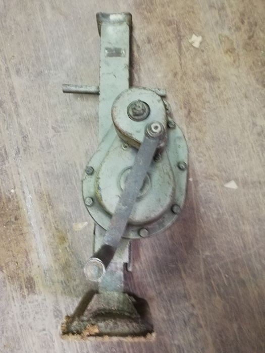 Реечный домкрат др-5