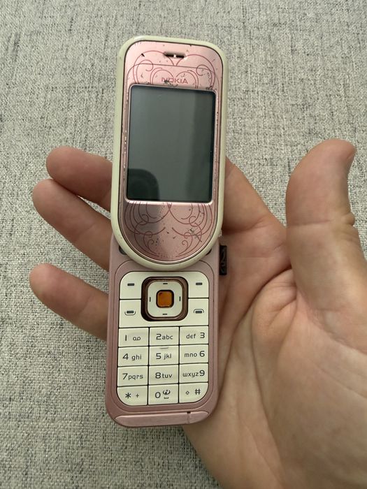 Telefon de colectie Nokia 7373 perfect functional