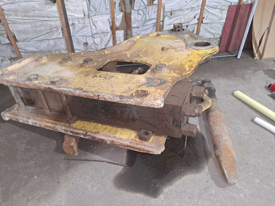 Гидромолоток для экскаватора