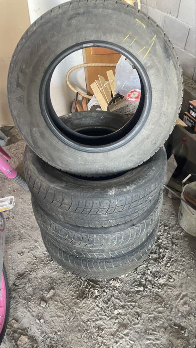 Зимние покрышки 225/70/R16