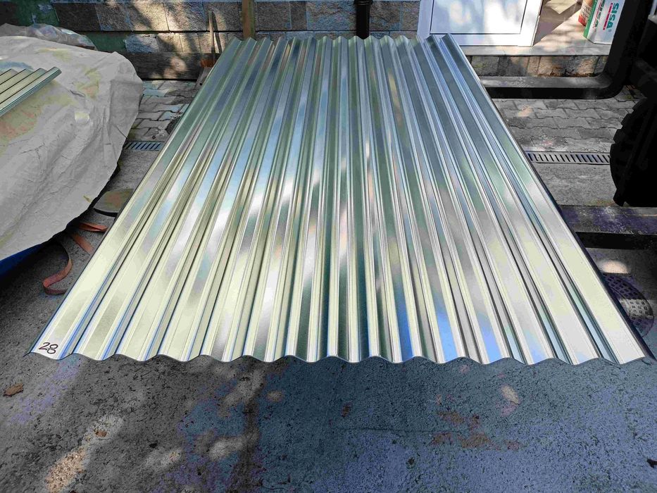 Вълнообразна поцинкована  и пластифицирана ламарина